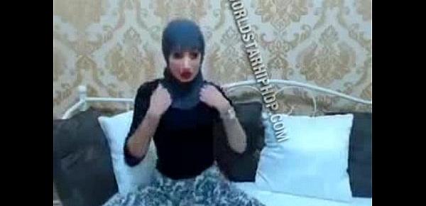  Hijabi twerkin